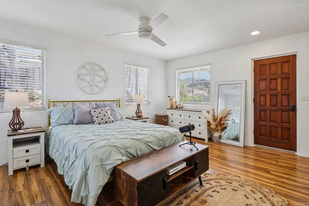 2068 Camino Culebra, Vista, California 92084 home-pic-48